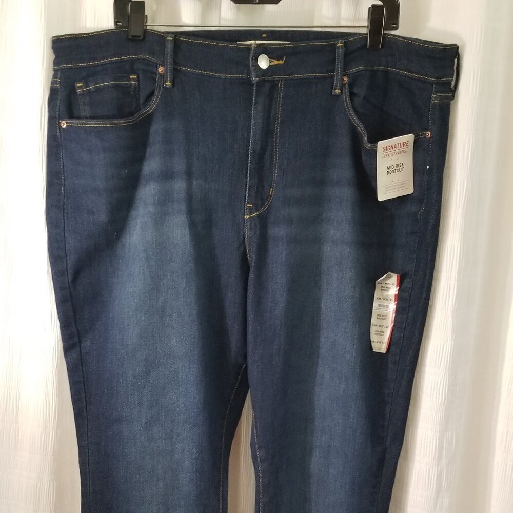 Signature Levi Strauss Mid Rise Bootcut Water Less Color: Dark Denim  Brand New